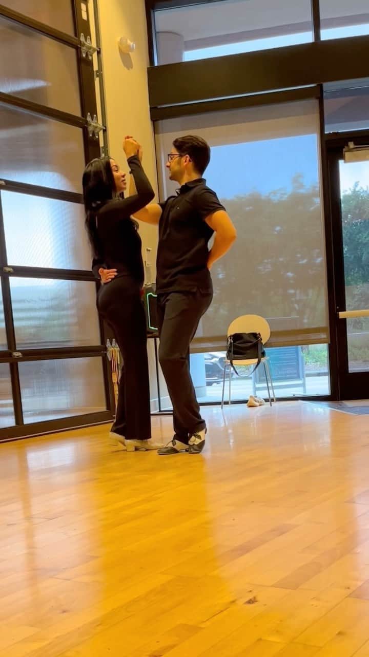 Brittany Rennerのインスタグラム：「Private lesson #3 with @paulmontagneseofficial 💃🏽 Vulnerability is sexy.」