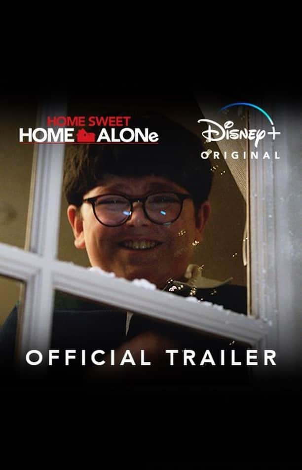 Disneyのインスタグラム：「In one month, holiday hijinks arrive with the premiere of @HomeAloneMovie, an Original Movie. 🎄 Start streaming Disney+ Day, November 12 only on @DisneyPlus. #HomeSweetHomeAlone」