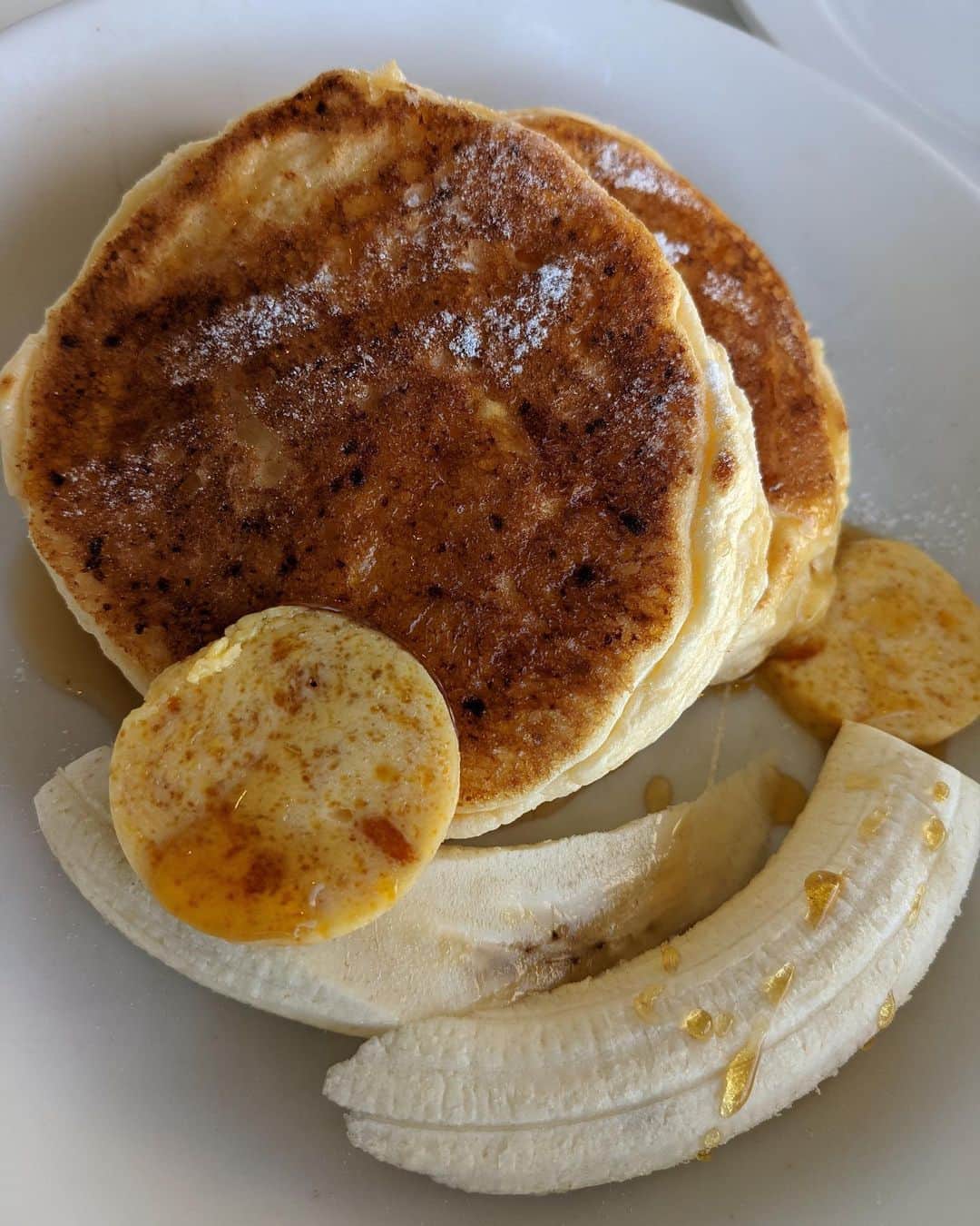 Erieのインスタグラム：「🥞🧈🍯🍌🍽 I have a craving for sweets.」