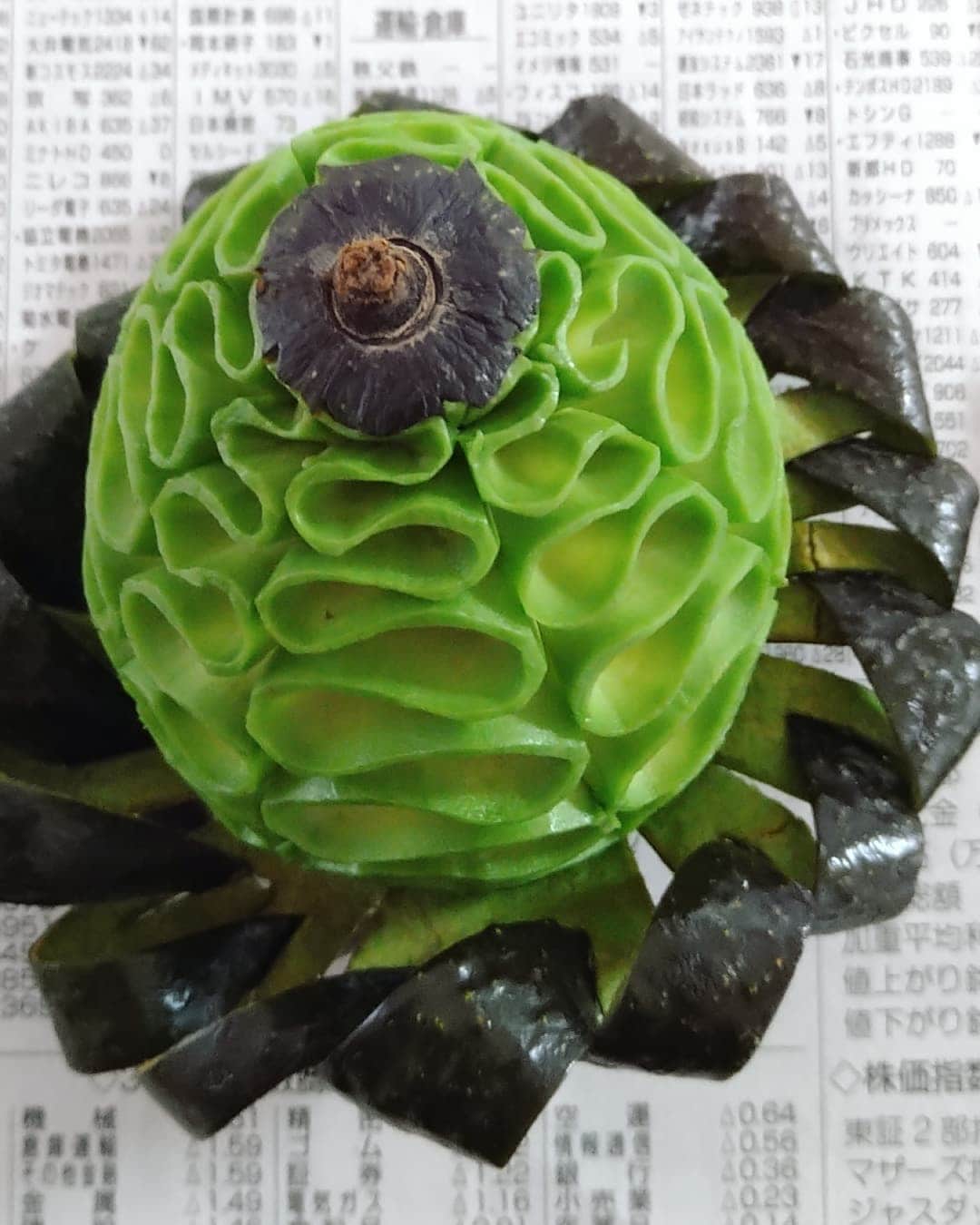 gakuのインスタグラム：「🥑avocadocarving  #🥑#carving #avocado#avocadocarving #fruitcarving #fruit #野菜アート #野菜彫刻 #果物アート  #果物彫刻」