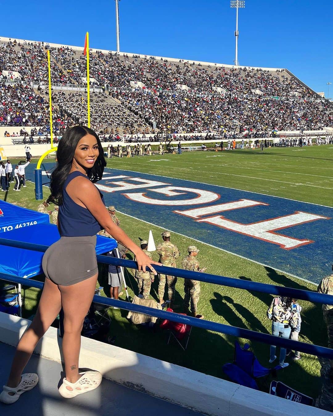 Brittany Rennerのインスタグラム：「I had a GREAT time 🥰🐅🏈」