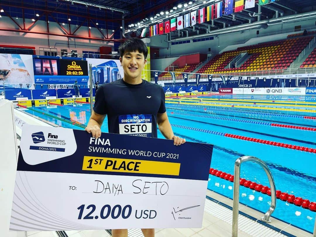 瀬戸大也のインスタグラム：「🏊‍♂️🌍🏆🇶🇦🥇🥇🥇🥇 . . . . . . FINAスイミングワールドカップのドーハ大会では4冠を達成し男子MVPにも選ばれました‼️ 明日はロシアのカザンに移動して調整をし、28日から試合です。 頑張ります💪  #fina #SWC2012 #Doha #swimming #teamdaiya」