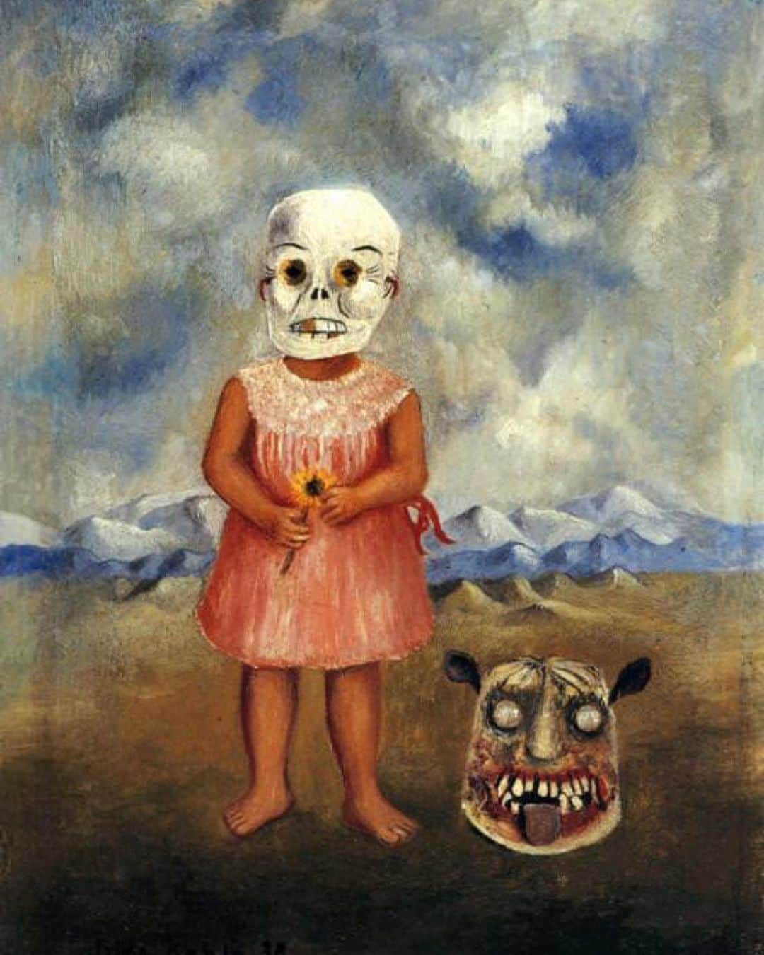 カトリナ･バルフのインスタグラム：「Happy Halloween 🎃 Girl with Death Mask - Frida Kahlo 1938」