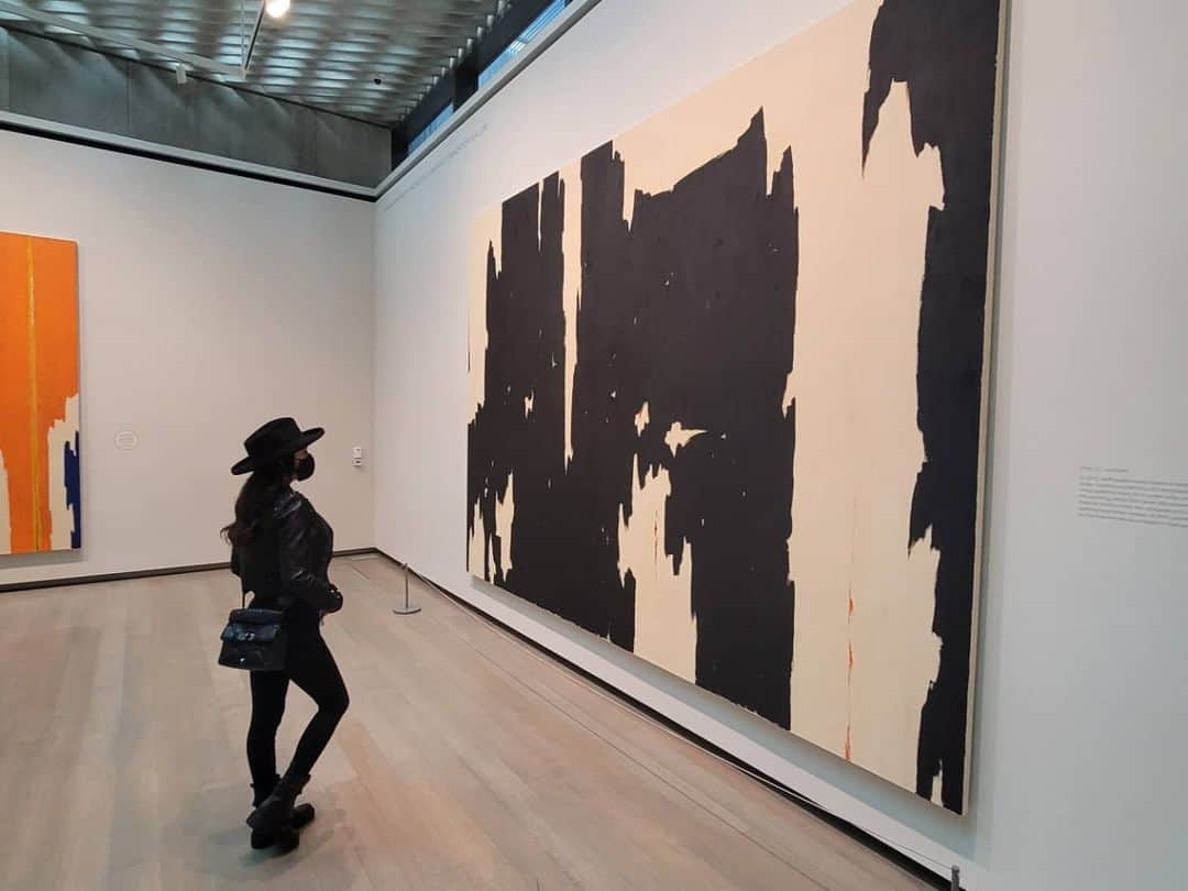 レクシー・ベルさんのインスタグラム写真 - (レクシー・ベルInstagram)「Clyfford Still Museum  . . #abstractexpressionist #art #clyffordstill」11月11日 7時20分 - omgitslexi
