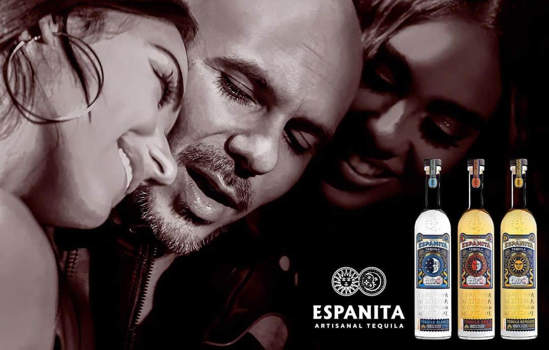 ピットブルのインスタグラム：「It’s #FeelGoodFriday and National Happy Hour Day! What @espanita_tequila drink are you having this weekend?」