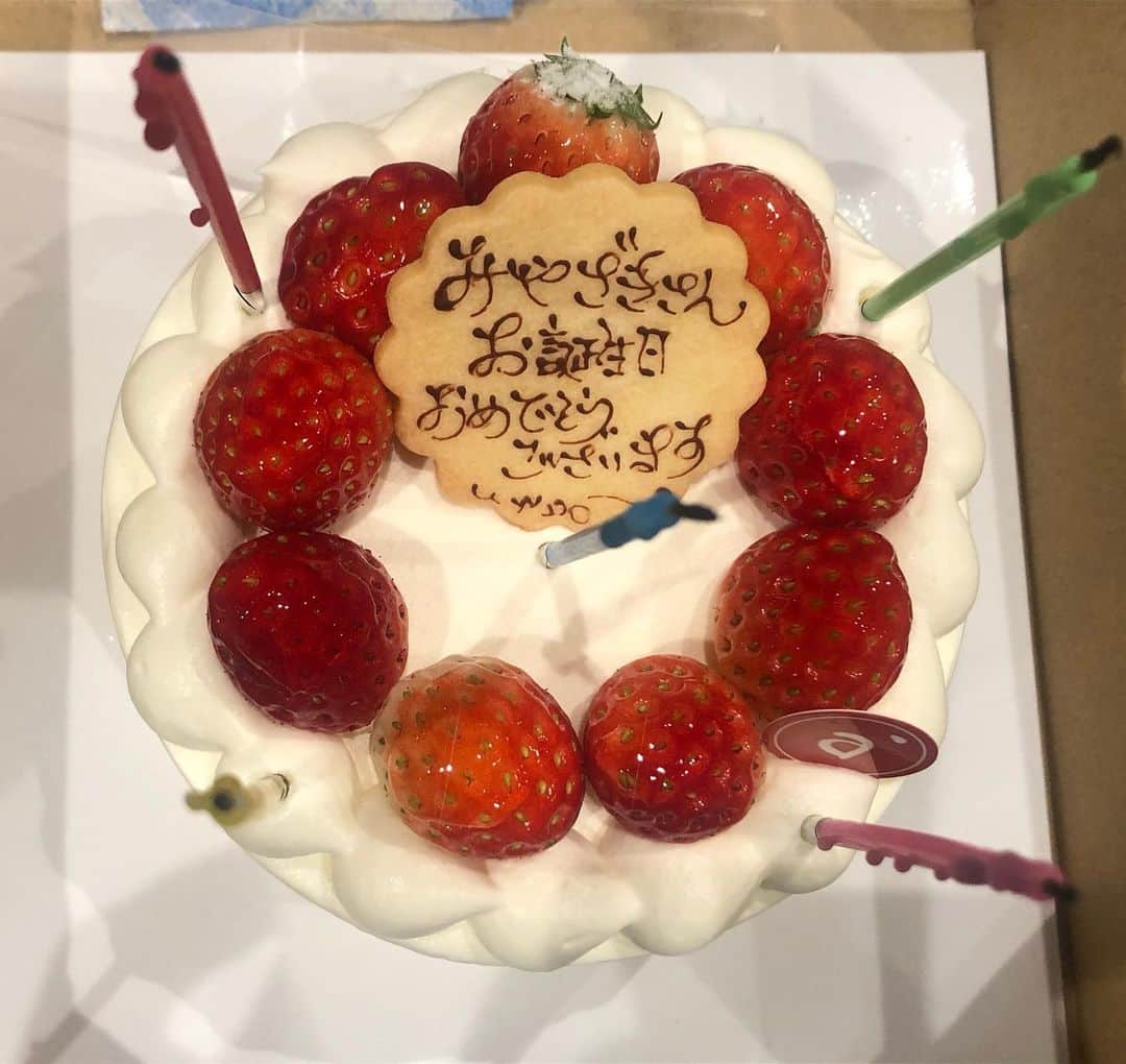 宮崎美子さんのインスタグラム写真 宮崎美子instagram 皆さん こんばんは 先日 Tbsラジオ サンスター文化の泉 昭和のはなし で お 誕生日のお祝いをしていただきました 可愛い美味しそうなケーキと 石澤さんからも素敵なプレゼントをいただきました