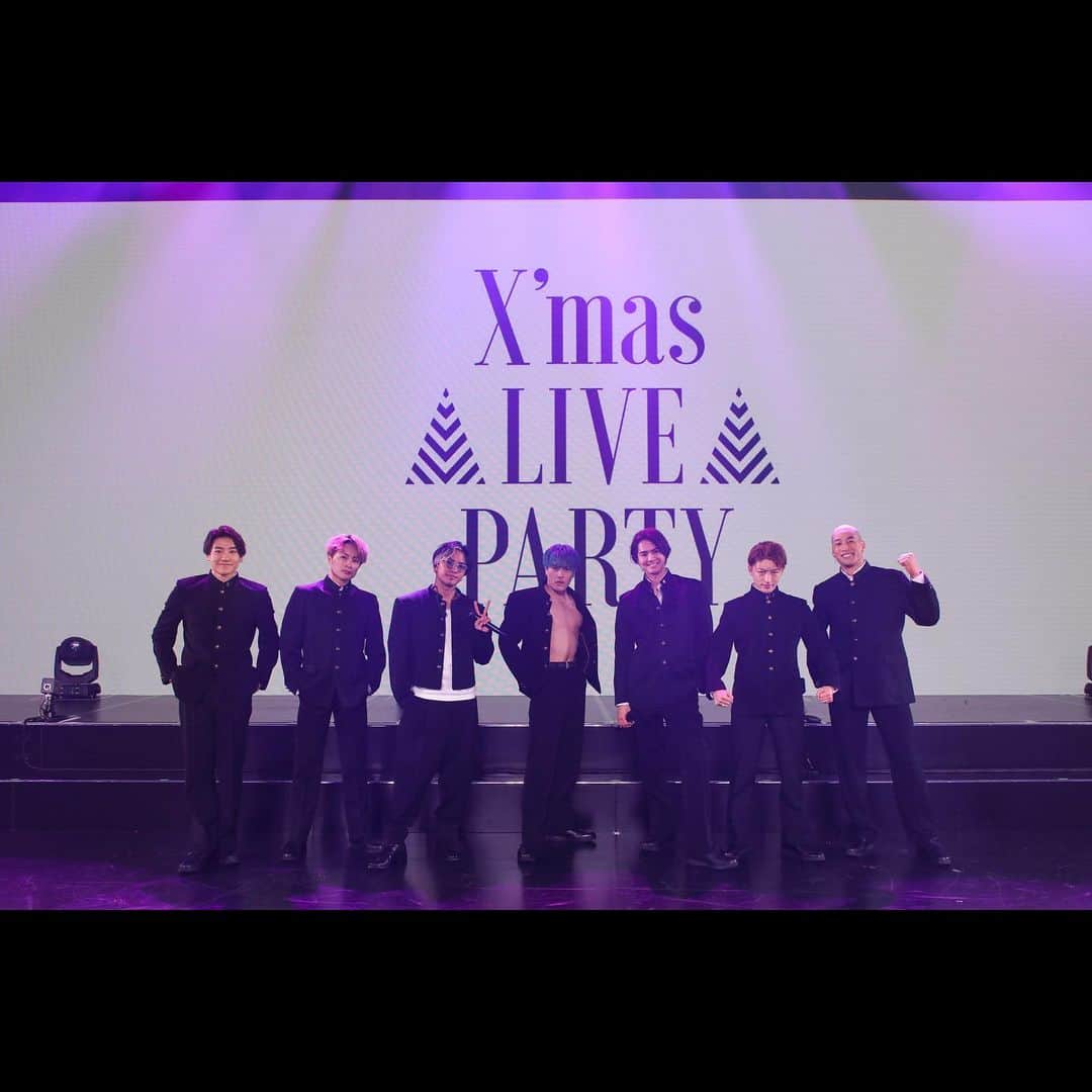 GENERATIONS from EXILE TRIBEのインスタグラム：「X'mas LIVE PARTY🎄🎤 * Thank you, "DREAMERS" 💫 * #GENEと奇跡の夜に https://abe.ma/3HALBED * * #GENERATIONS #GENE #ジェネ #ABEMA #Xmas #LIVE #GENEjaXmas #DREAMERS」