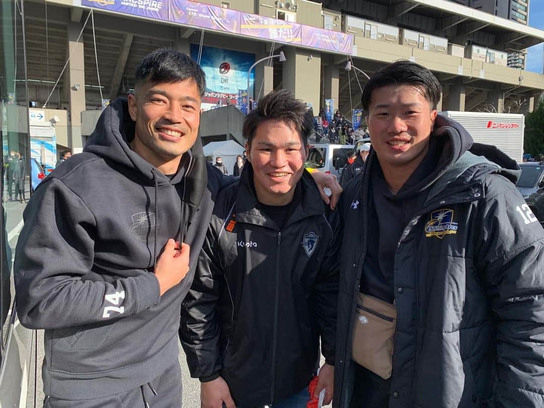 山田章仁のインスタグラム：「さやがたにっ ラグビースクールッ ふれっふれっふれー #kitakyushu #rugby #school #friends」