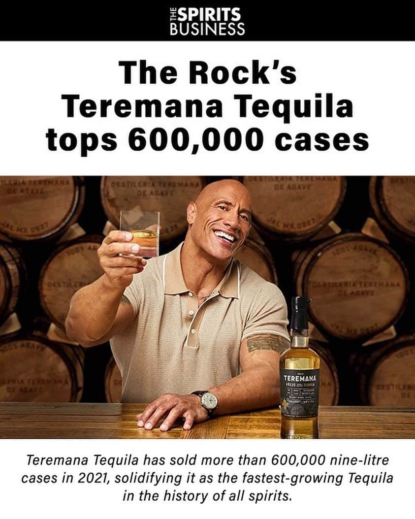 ドウェイン・ジョンソンのインスタグラム：「It’s OFFICIAL & UNPRECEDENTED.   Our @teremana has sold over 600,000 nine-liter cases in 2021, making it the FASTEST GROWING TEQUILA IN THE HISTORY OF ALL SPIRITS.   THANK YOU for making Teremana your #1 tequila and Tequila of the Year!🥇   For some context on why Teremana’s 600,000 cases sold is “holy shit” news/  George Clooney’s Casamigos Tequila was selling about 170,000 cases when it was acquired by Diageo for $1 Billion dollars.   Teremana selling 600,000 cases in just ONE YEAR, really puts this growth into extraordinary perspective.   It’s truly unprecedented and it’s all because of YOU ~ my MANA OHANA ~ THANK YOU!!   Thank you to our global distribution partners, Mast Jäegermeister for their commitment and aligned vision in making Teremana Tequila a true GLOBAL TEQUILA BRAND.   Salud’ to highest in quality and best in taste!   ~ dj 🥃 founder  teremana tequila  #legacy」