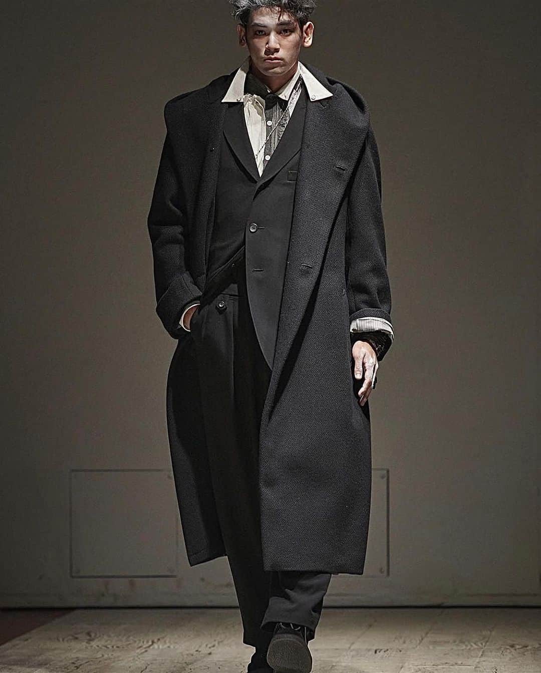 UTAのインスタグラム：「Yohji Yamamoto   Pour Homme AW 22-23 Show  Paris Fashion Week  A true honor to walk this runway」