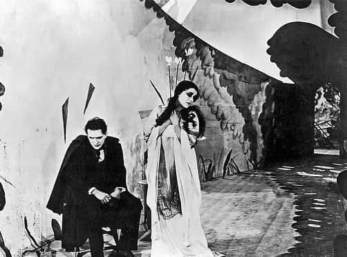 シム・ウンギョンさんのインスタグラム写真 - (シム・ウンギョンInstagram)「The Cabinet of Dr. Caligari (1920)」1月24日 22時18分 - ekshim_