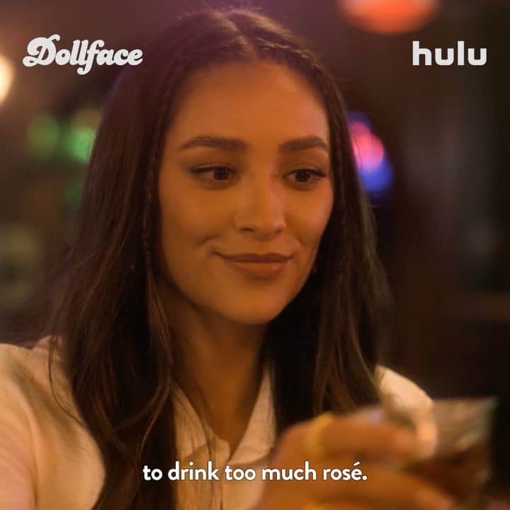 シェイ・ミッチェルのインスタグラム：「The best way to ignite change? Say hello to Stella! 👋 The new season #Dollface lands in just two days.」