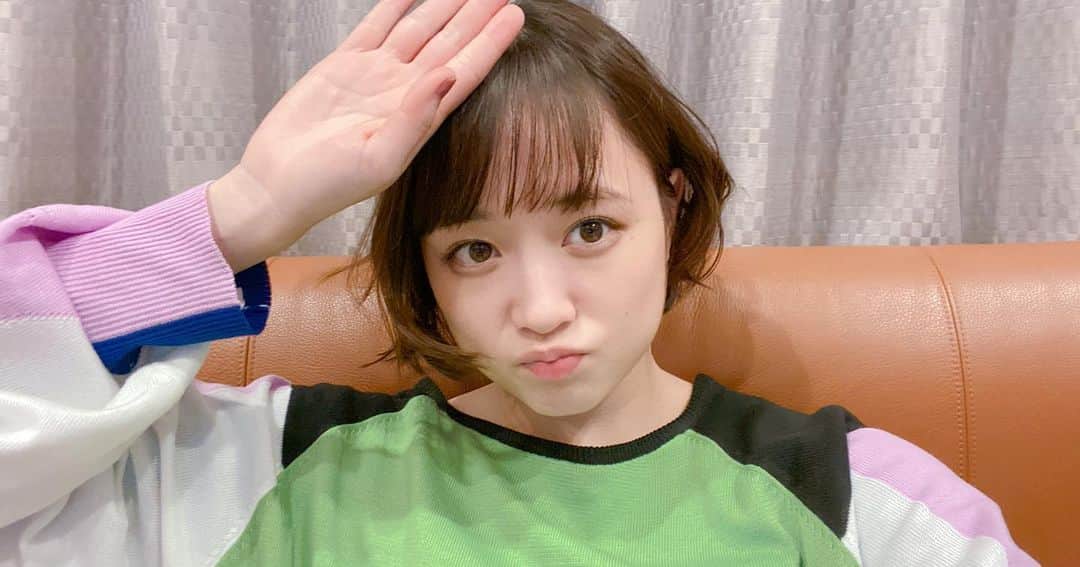 大原櫻子のインスタグラム：「やぁ！  髪切ったよ✂︎✨  YouTubeで断髪式してるよ！ 見てね☺️」