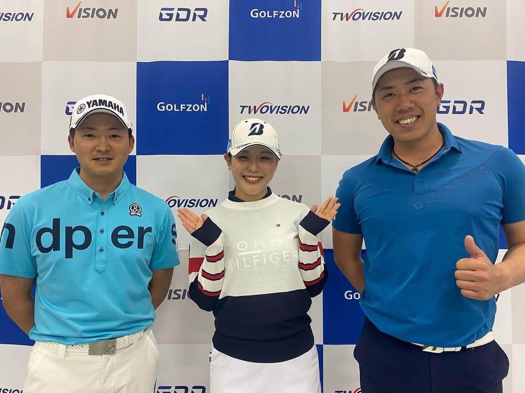 吉田有里のインスタグラム：「ゴルフゾンのCM撮影の時にご一緒しました☺️✨ @mikumu.h @shugo_imahira05  @golfzon_official  ・ もうすぐ開幕です⭐️今シーズンも頑張ります💪🍓 ・ ・ #golfzon」