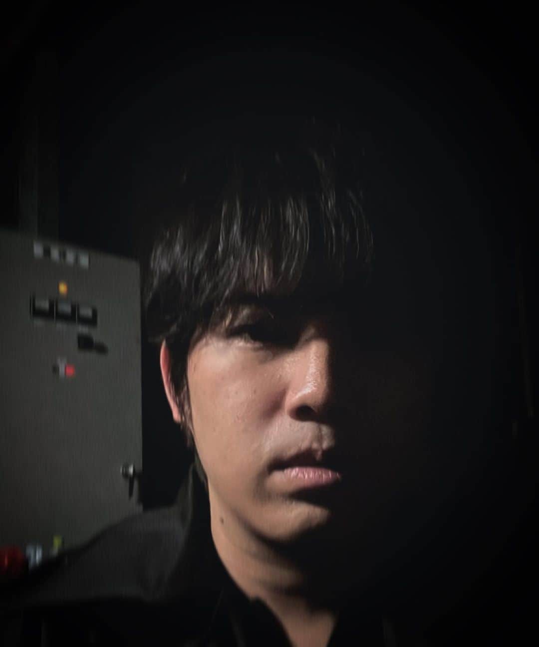 三浦貴大さんのインスタグラム写真 - (三浦貴大Instagram)「_ セットのなかにいる」3月2日 10時15分 - takahiromiura_official