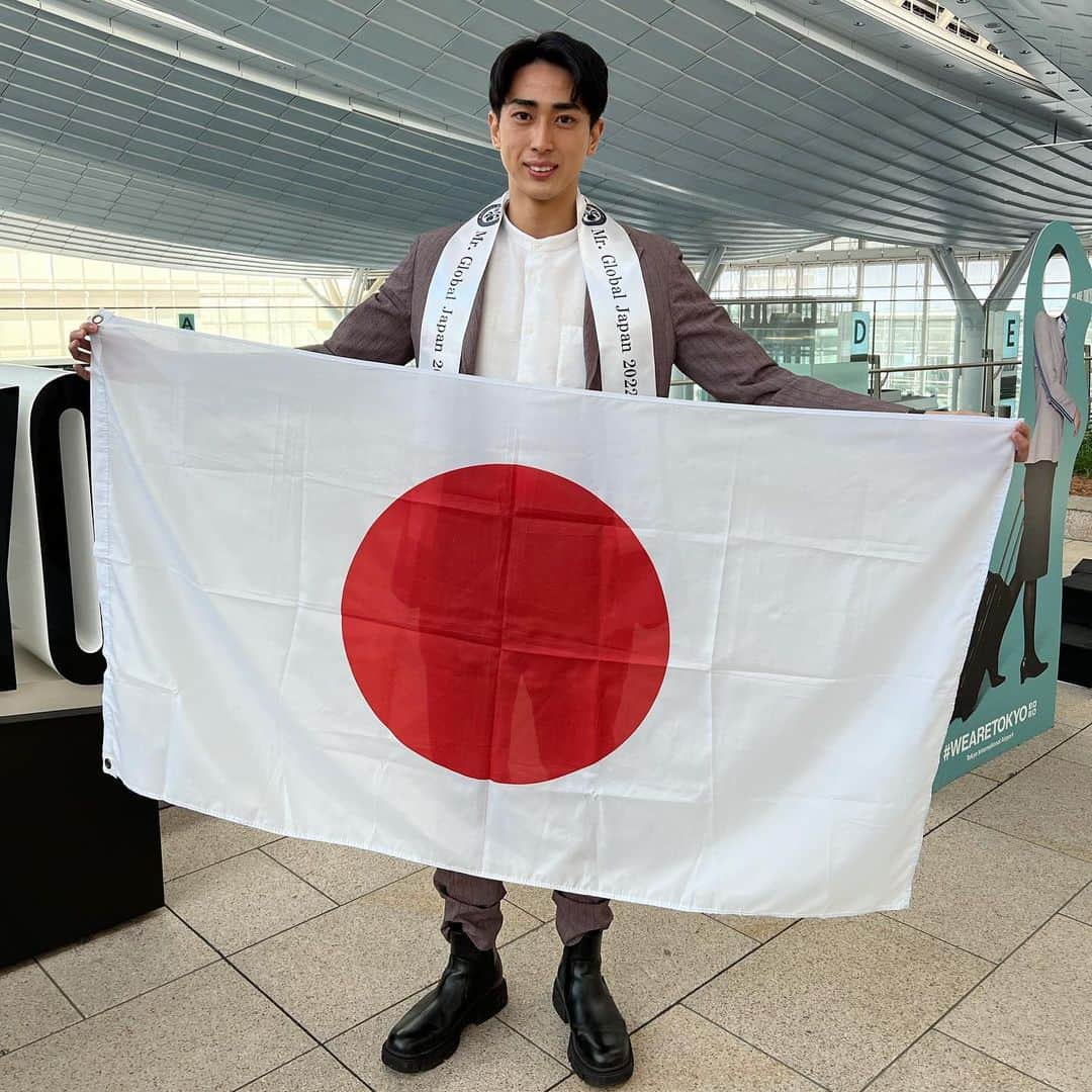 山岸将也のインスタグラム：「@officialmisterglobal に向けて 日本を出発しました！  世界大会はSNS投票等もございます！ 皆さま、応援宜しくお願い致します🇯🇵 #misterglobal #japan」