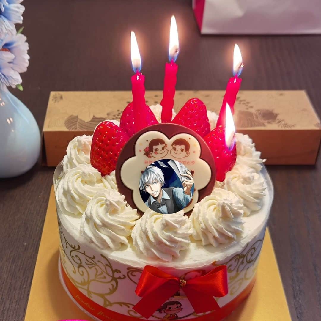 Animenz（アニメンズ）さんのインスタグラム写真 - (Animenz（アニメンズ）Instagram)「Today is my 31st birthday! 🎉🎈🎊 I might do a birthday livestream later this month on YouTube! 31歳になりました!!!😋」3月17日 21時43分 - animenz_official