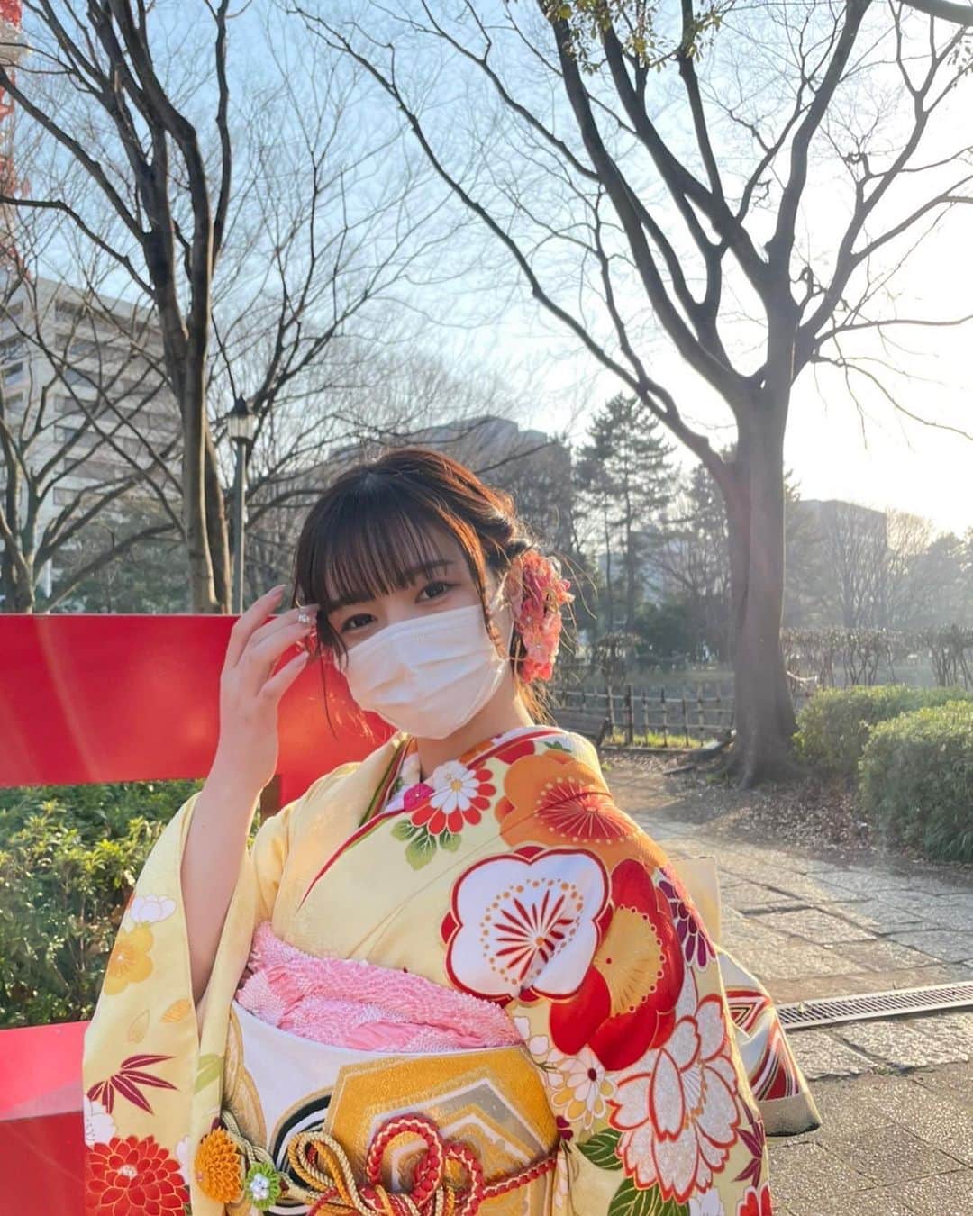 石川涼楓のインスタグラム：「振袖ってどんなにたくさん着ても飽きないし絶対に可愛いよね🥲🤍  今回の写真は @joyful_eli さんの名古屋イベントで着させていただいた振袖です☺︎」