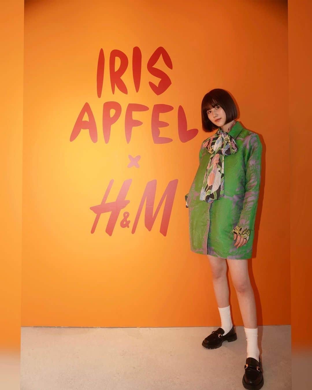 藤本林花美愛のインスタグラム：「Iris Apfel x H&M Collection  H&Mとファッションアイコン @iris.apfel さんの 生誕100年を記念したコラボレーション。  私にとって憧れのファッションアイコンで どれも華やかで遊び心に溢れていて、 どんなスタイルでも自分らしさを表現できる ファッションの楽しさを改めて感じました✨  Thank you💋 @seira_moon_ @sakisugai   #irisapfel #アイリスアプフェル #hm  #藤本リリー」