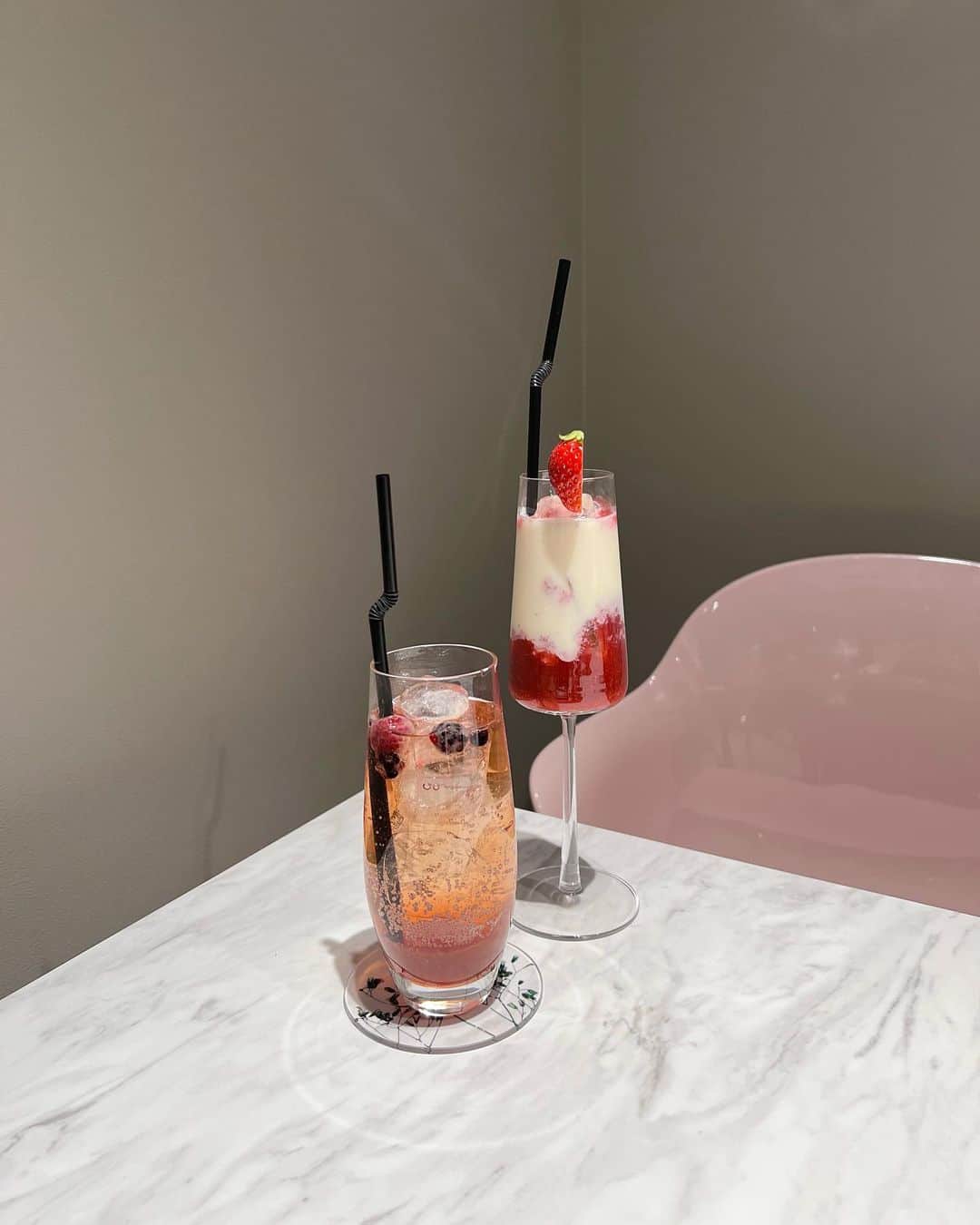 大石楓夏のインスタグラム：「可愛い飲み物ひさびさ飲んだ🤭🤍  #fruta& #cafe #表参道カフェ #カフェ」