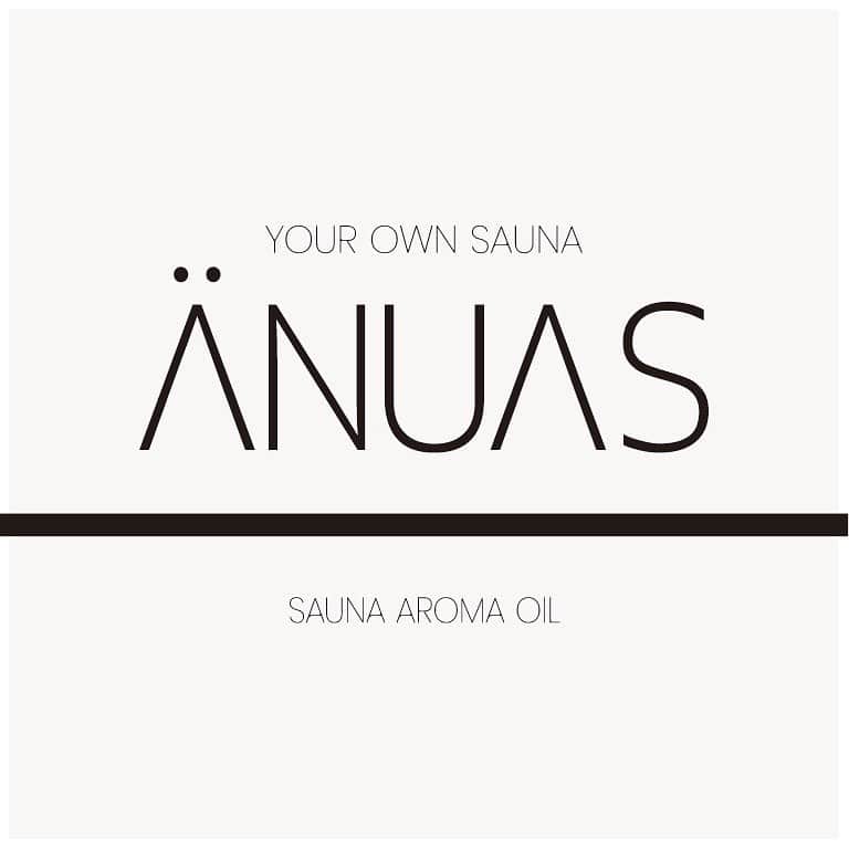 園都のインスタグラム：「*  サウナアロマブランド「ANUAS（アヌアス）」 @anuas_official   サウナ愛から生まれたサウナアロマです。 本日、よい風呂の日（４月２６日）にデビューいたしました。  サウナアロマプロジェクト立案から早2年、 ようやくリリースすることができました。  「ANUAS（アヌアス）」は天然の精油をオリジナルブレンドしたサウナアロマです。  私は昔からサウナが好きで、サウナに入り続けて10年以上が経ちました。今ではサウナの仕事をさせて頂く機会が増え、サウナグラビアを通してみなさんにサウナの良さを知ってもらいたいという思いで汗をかいてきました。そんな中、サウナ室で使用するアロマの香りと成分について興味を持ちはじめました。  香り分子は体液や血液の中に取り込まれ、血流などの体液循環に乗って全身を巡るということを知った時、ロウリュは全身に浴びるものなので、せっかくなら国産天然100%オイルで身体に良いものを使用したいと考えました。  アロマ調香師の森先生 @shoko_mori_aroma と出会い、アロマについて勉強しながらこのプロジェクトを続けて2年、試行錯誤して７種類のオリジナルブレンドしたサウナアロマが誕生しました。  シーンに合わせて使い分けることで、セルフコンディショニングしながら、よりサウナを楽しんでいただきたいと思い、それぞれ７つのテーマをラインナップしました。  ANUASで嗅覚から深いととのいを味わっていただけたら嬉しいです。  #anuas #アヌアス #サウナアロマ#アロマ #精油 #オリジナルブレンド #sauna #saunaaroma #löyly」