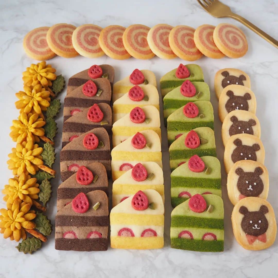 上岡麻美さんのインスタグラム写真 上岡麻美instagram 最近作ったクッキーたち クマのアイスボックスクッキー ショートケーキの アイスボックスクッキー３種類 タンポポクッキー ストロベリーのうずまきクッキー 抹茶パウダーは 雅 を使っています