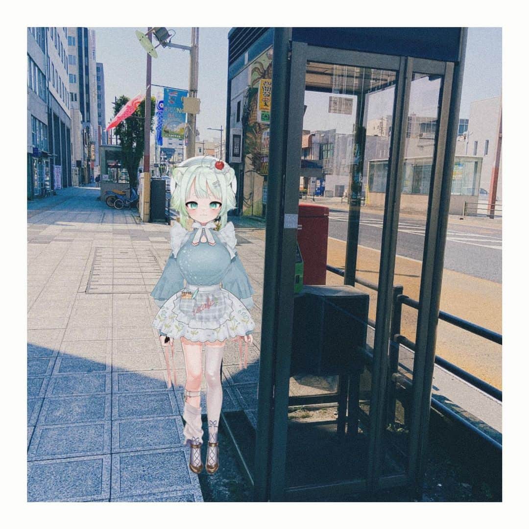 根本凪のインスタグラム：「電話ボックスってどこかに繋がってるんかね  #vtuber  #写真 #散歩 #茨城」