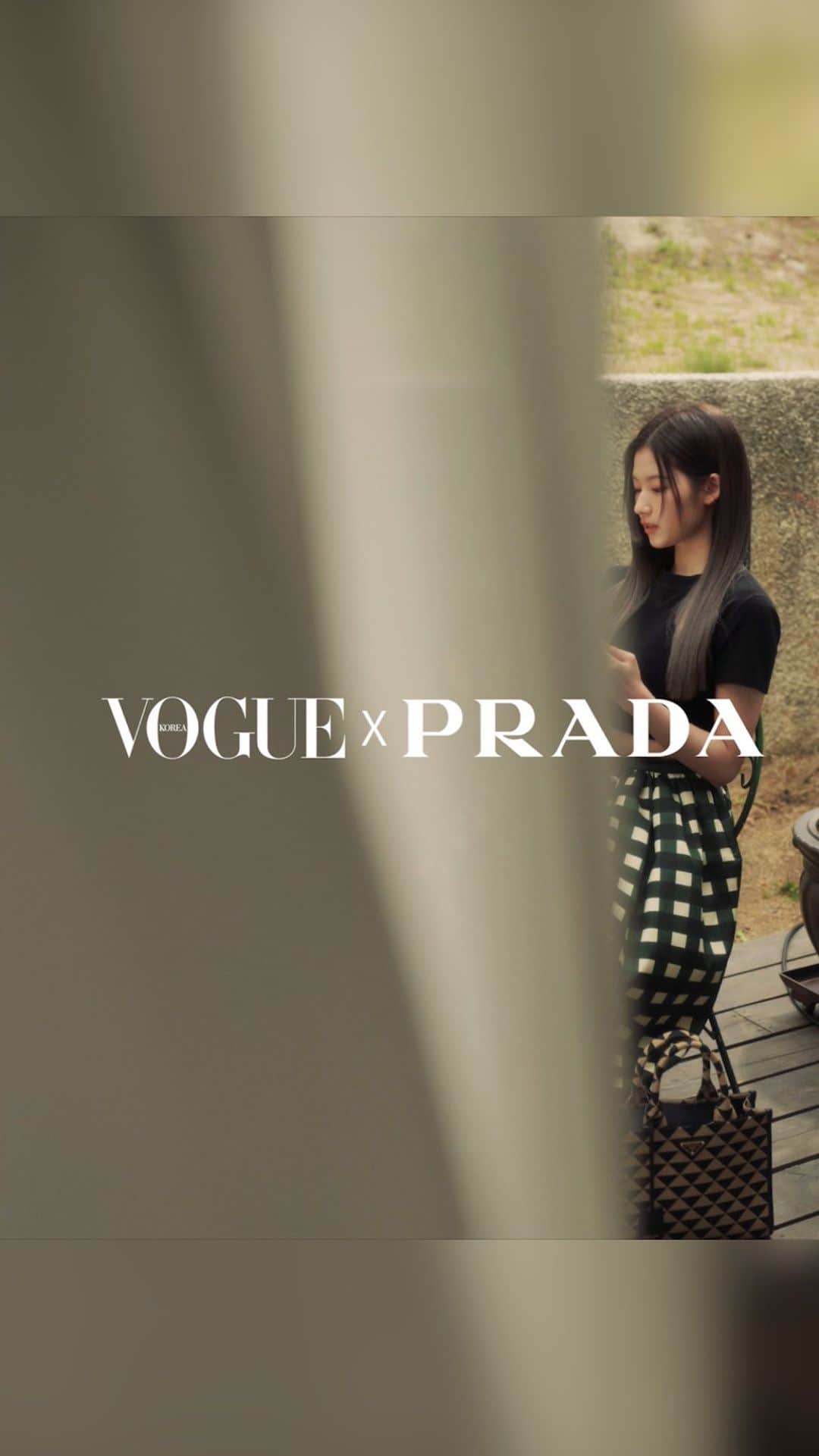 さなのインスタグラム：「@Prada #Prada #PradaSymbole #voguekorea」