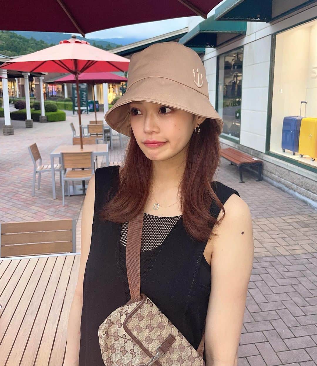 SERINAのインスタグラム：「最近お気に入りのバケハを被って お出かけした日😉🤎  　@verutum_japan   #VERUTUM#CAP#帽子#HEADWEAR#ootd」