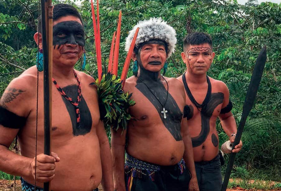 レオナルド・ディカプリオのインスタグラム：「Brazil’s Yanomami peoples are an inspiring example of how Indigenous-led ecotourism can benefit local communities, international tourists, and the planet. The Yanomami developed an ecotourism program to Brazil’s highest peak, the Amazon’s Yaripo (also known as Pico da Neblina – translated in English to "Misty Peak”).   With support from @socioambiental, @Rewild and more partners, the program enables the indigenous community to hold the roles of tour guides, porters, boat pilots, boat hands, chefs, and business administrators.    This positioning ensures minimal impact to the invaluable site and its environment, financially supports their own communities, and teaches international tourists about the history of the mountain and this sacred place.   First photo from left to right: José Mário (president of AYRCA), Miguel Yanomami (traditional leader) and Valdemar Lins, Yaripo project coordinator. (Photo by Vanessa Marino)  Second photo of Ariabú village, one of the villages leading the ecotourism plan. (Photo by Marcos Amend)」