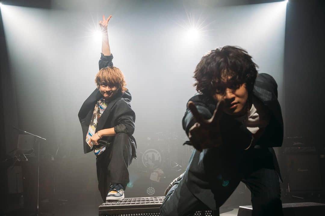 DISH//のインスタグラム：「・ ”LIVE TOUR -DISH//- 2022「今」” 2022.06.07〜08＠大阪・オリックス劇場  #北村匠海 (Vo/G) キタムラ タクミ / TAKUMI KITAMURA @take_me_1103   #橘柊生 (DJ/Key) タチバナ トウイ / To-i TACHIBANA @to_i1015   photo by @rayotabe   #DISH」
