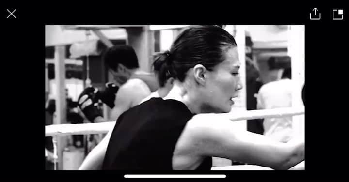 高野人母美のインスタグラム：「my next fight soon💜 2022.7/8  Why I doing boxing??  often asked by people...🤷🏼‍♀️ i don't know., but  i love boxing  because i thought needed something big to overcome,not just model & actresses  TO put it plainly the enemy is always myself  ls there anything else???🤫 i want to challenge enything that fascinates me but now there is boxing front of me...🫡🫡🫡  JAPAN  #tokyo #boxing  #box #fight #training  #boxeo  #mexico  #cafe #スカイツリー  #Mexican #philippines  #america  #fitnessgirl  #fitness  #かき氷  #極真空手  #yoga  #relux  #kikcboxing  #k1  #hunter  #sauna #サウナ  #サウナハット  #diet #fasting  #red #ヘアカラー  #foodie   頑張ります🙋🏼‍♀️」
