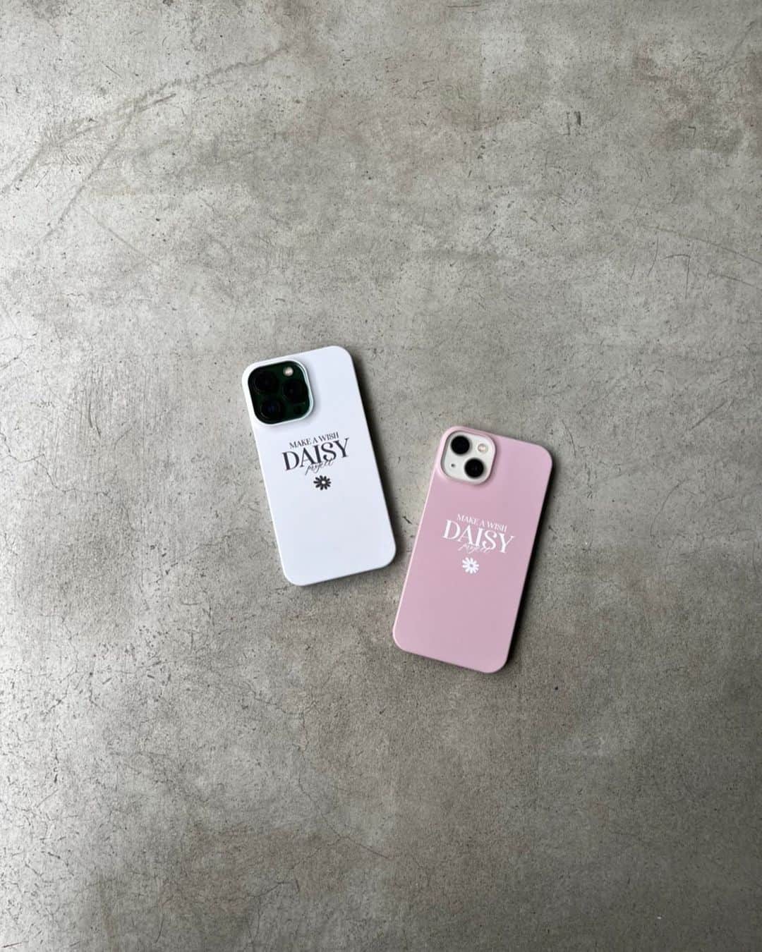RINA（鈴木理菜）のインスタグラム：「DAISYのiPhoneケース わたしはピンクを愛用中〜🫧  マットな質感で実物さらに可愛いです...😩♡ オンラインチェックしてみてね！」