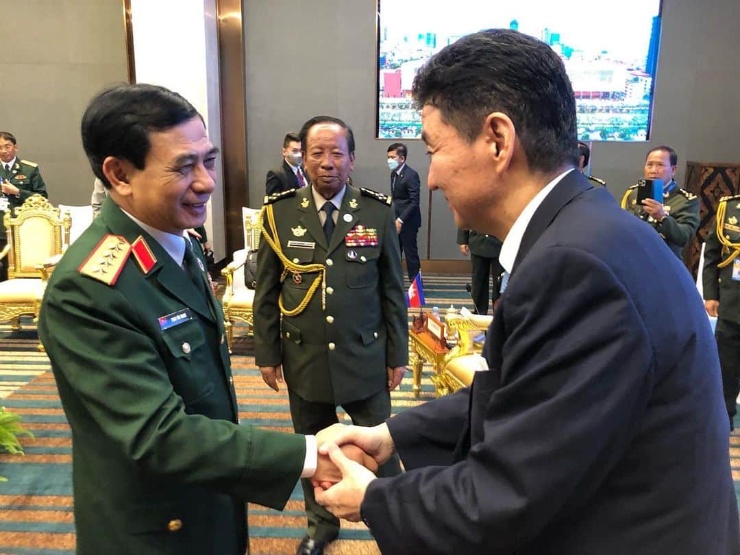 岸信夫のインスタグラム：「6/22 日ASEAN防衛担当大臣会合＠カンボジア国防省 ②」