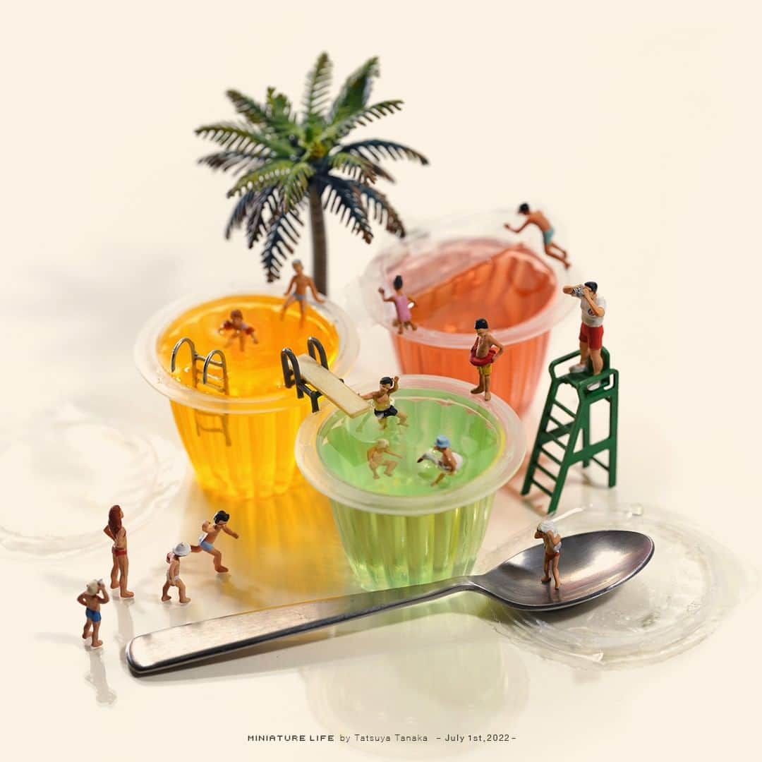 田中達也のインスタグラム：「⠀ “Jelly Pool” ⠀ スイスイスイーツ ⠀ ──────────────────── 《EXHIBITION info》 ⠀ 【MINIATURE LIFE展2 in 静岡】 MINIATURE LIFE EXHIBITION2 in Shizuoka until: Jul. 10, 2022 #ミニチュアライフ展 ⠀ ──────────────────── 《Coming Soon》 ⠀ 【MINIATURE LIFE展2 in 岡山】 MINIATURE LIFE EXHIBITION2 in Okayama Jul. 16 - Aug. 31, 2022 ⠀ 【MINIATURE LIFE展 in 釧路】 MINIATURE LIFE EXHIBITION in Kushiro Jul. 16 - Sep. 11, 2022 ⠀」