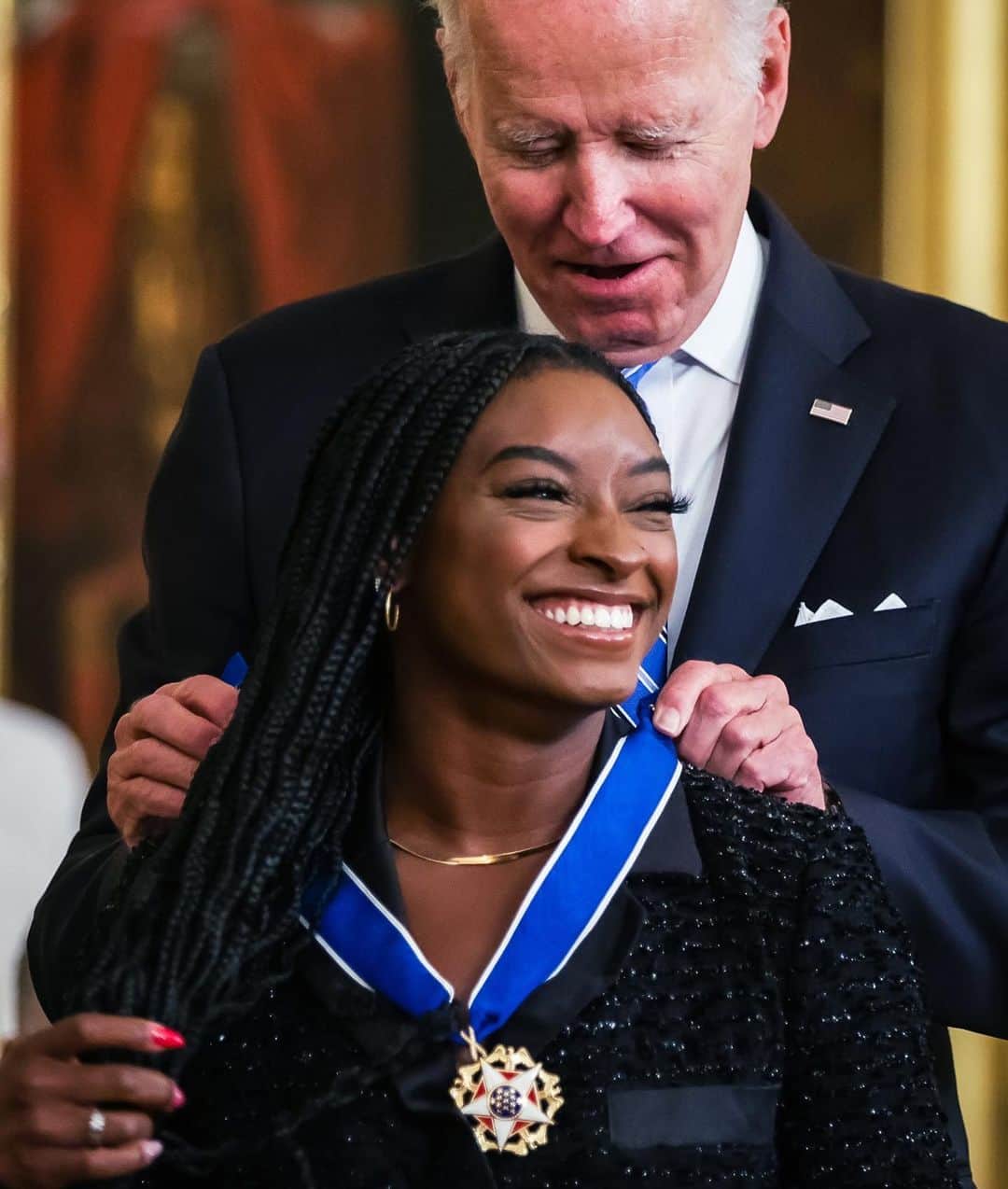 シモーネ・バイルズのインスタグラム：「Medal of Freedom 🎖  I’m so honored & thankful to be recognized as a recipient by President Biden for this prestigious award. I still have no words. I’m shocked!」