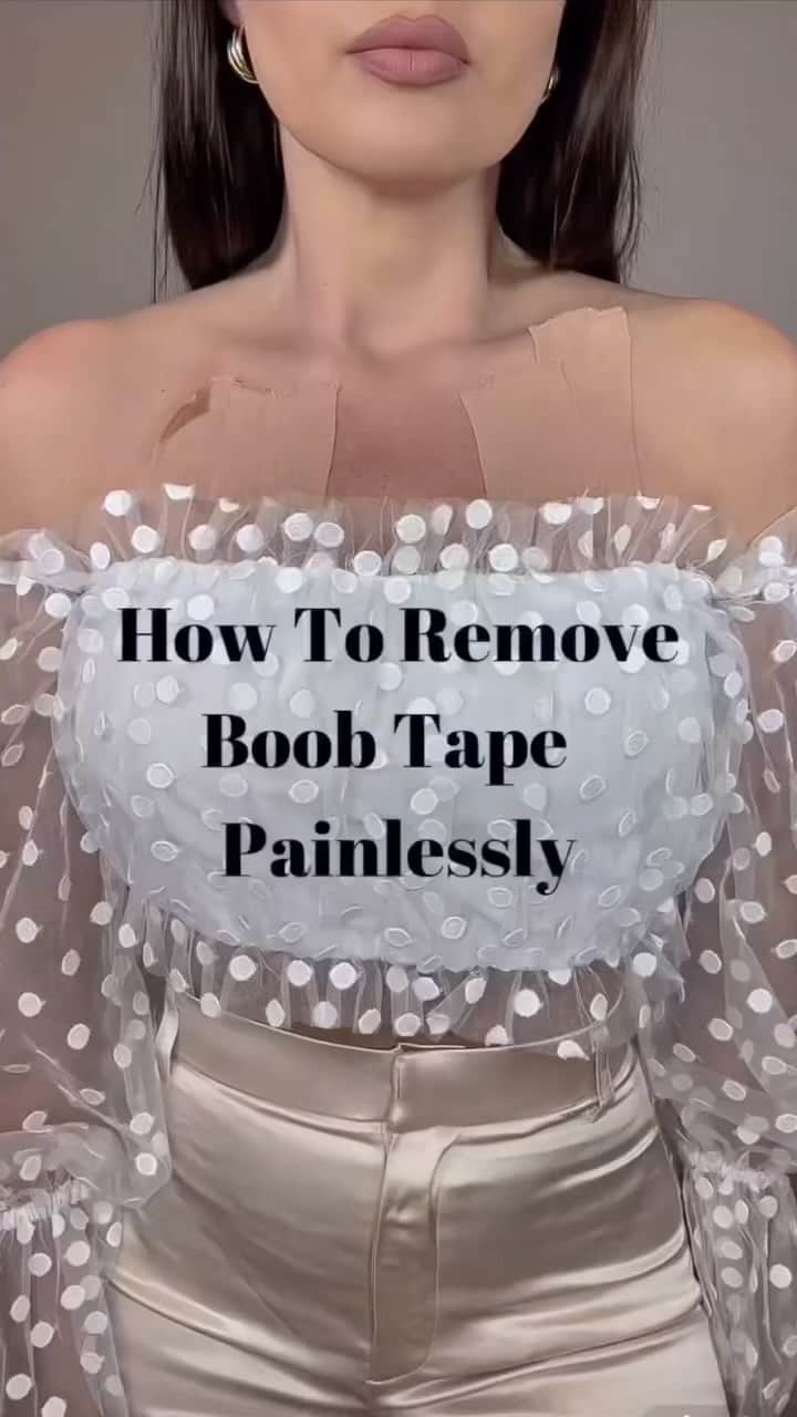 Angel™のインスタグラム：「How To Remove Boob Tape Without Pain 😍 by @kristinakacheeva #americanstyle #ootd #style #fashion #onlineshopping #summerlook #summerfashion #summeroutfit #outfit #looks #summeroutfits #summerlooks #fashionhacks #fashiontips ❤️ #asaqueen」