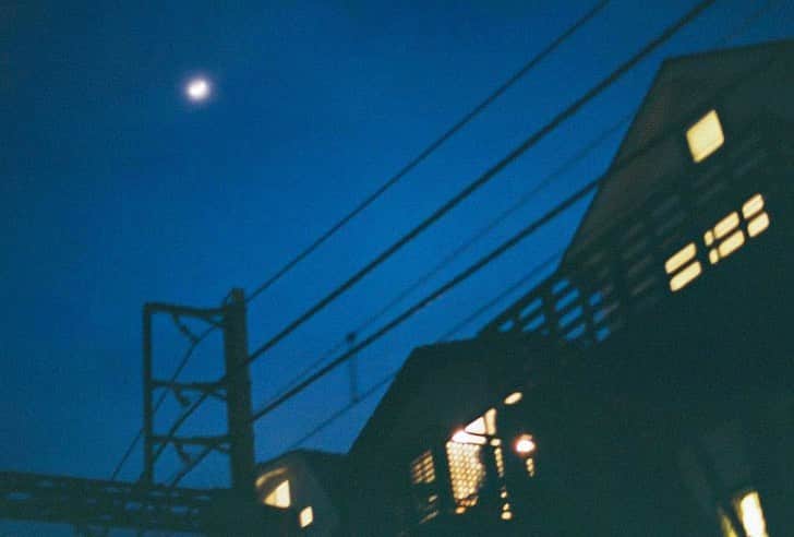 金村美玖のインスタグラム：「日向坂46 8thシングル「月と星が踊るMidnight」が10月26日にリリース決定しました！  お楽しみに…！🌝  #月と星が踊るMidnight #みくふぉと」