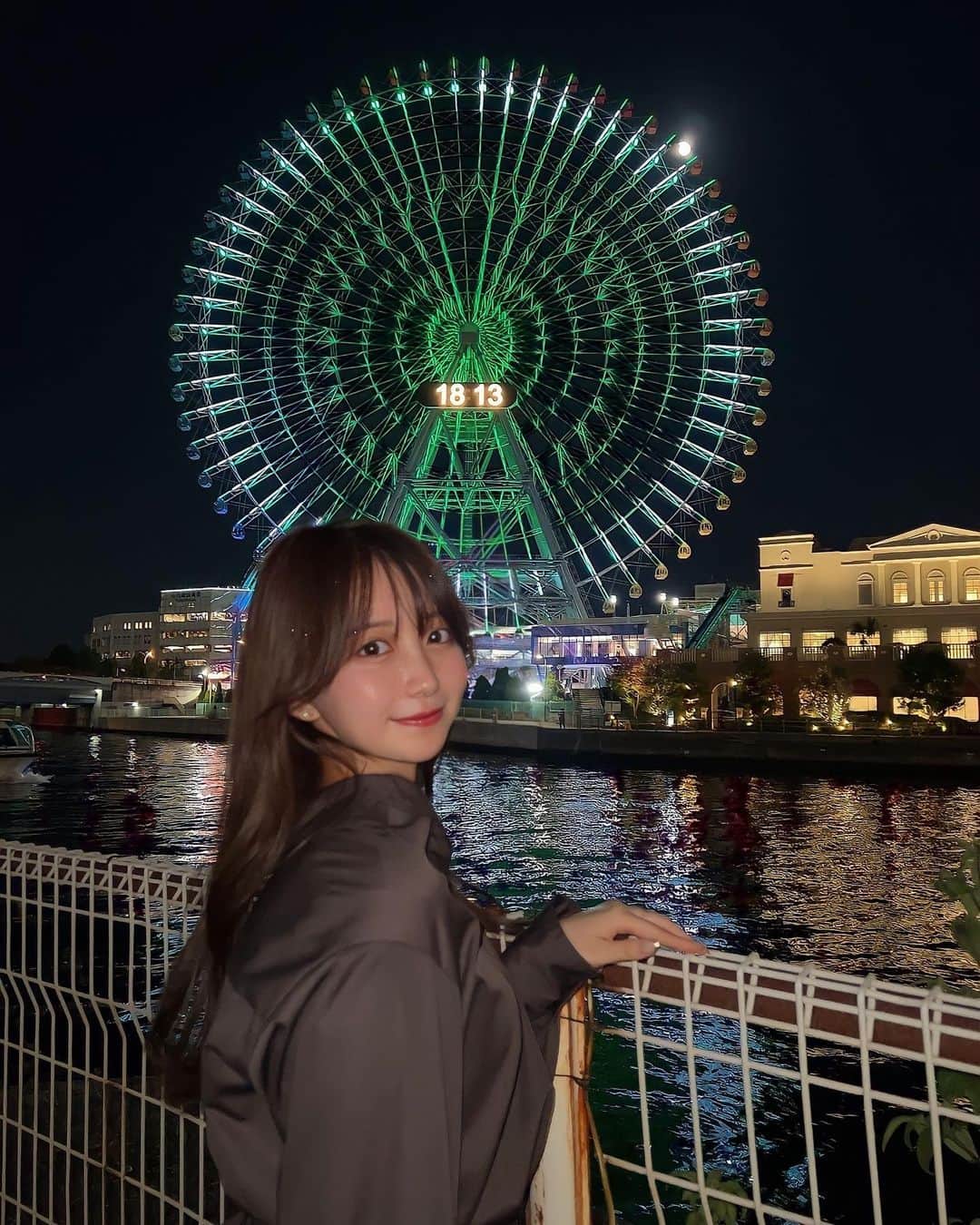 MIYUのインスタグラム：「初めての横浜！！ 会社の有休を使って行ってきました♡✈️  とっても楽しかった🫰🏻 中華街のご飯、全部美味しかったな🍚 ディナークルーズも夜の大きい観覧車も全部素敵でした🎡 また行きたいです☀️  #横浜 #横浜観光」