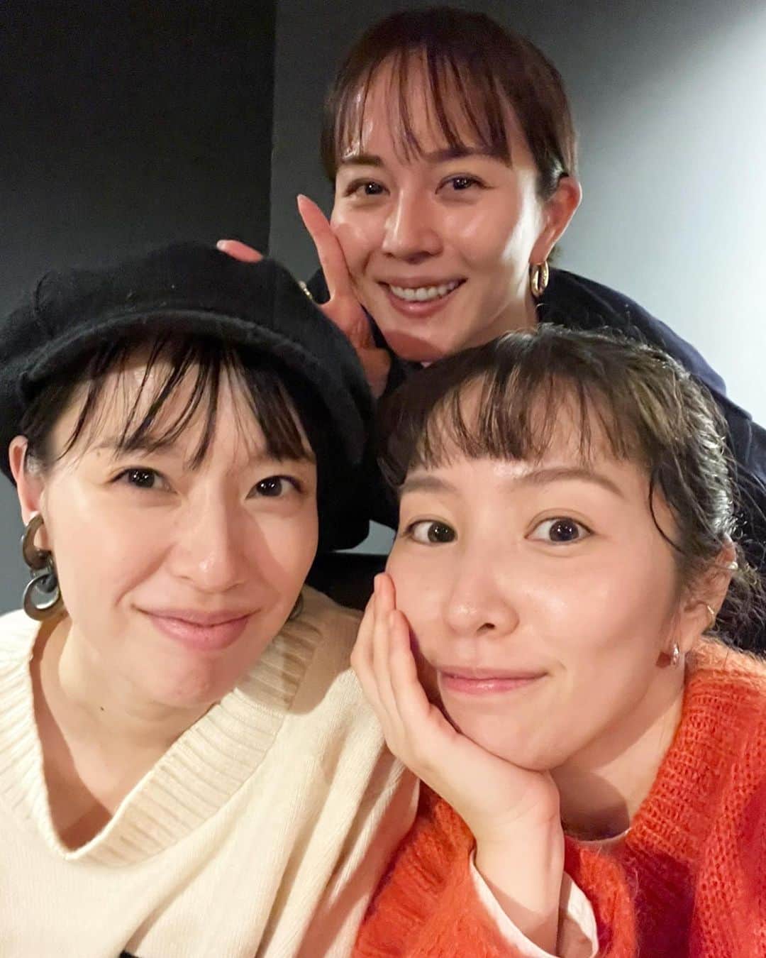 戸田恵梨香のインスタグラム：「もはや家族の2人と  #2枚目恵梨香的コンプライアンスに引っかかるため自粛。」
