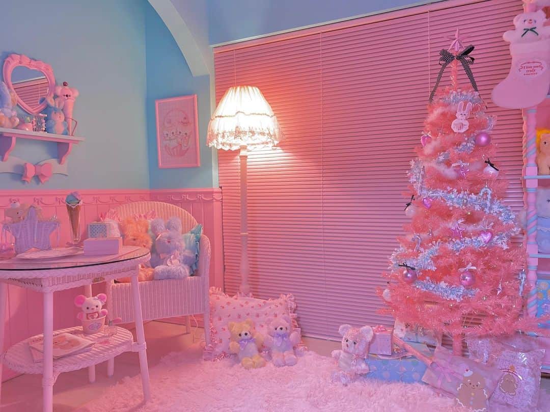 まろんちゃんさんのインスタグラム写真 まろんちゃんinstagram クリスマスまでのこの時期すき でもいちばんは夏やけど Fancytoy Vintagetoys Pinkroom Kidsroom ファンシー ゆめかわ パステル ビンテージトイ キッズルーム 子供部屋 ピンクルーム ピンク