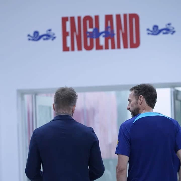 デビッド・ベッカムのインスタグラム：「It was a privilege to witness first hand the team spirit in this England camp 🏴󠁧󠁢󠁥󠁮󠁧󠁿 Thanks to Gareth for inviting me into such a special group.. @england」