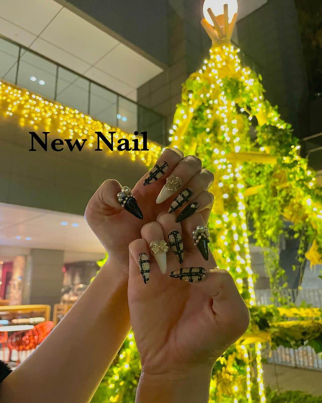 古川結菜のインスタグラム：「🎄 X’mas Nail 🎄 めちゃめちゃクリスマス仕様🫶🏼💗 かわいすぎてますｯ🥹💗  #newnail  #クリスマスネイル」