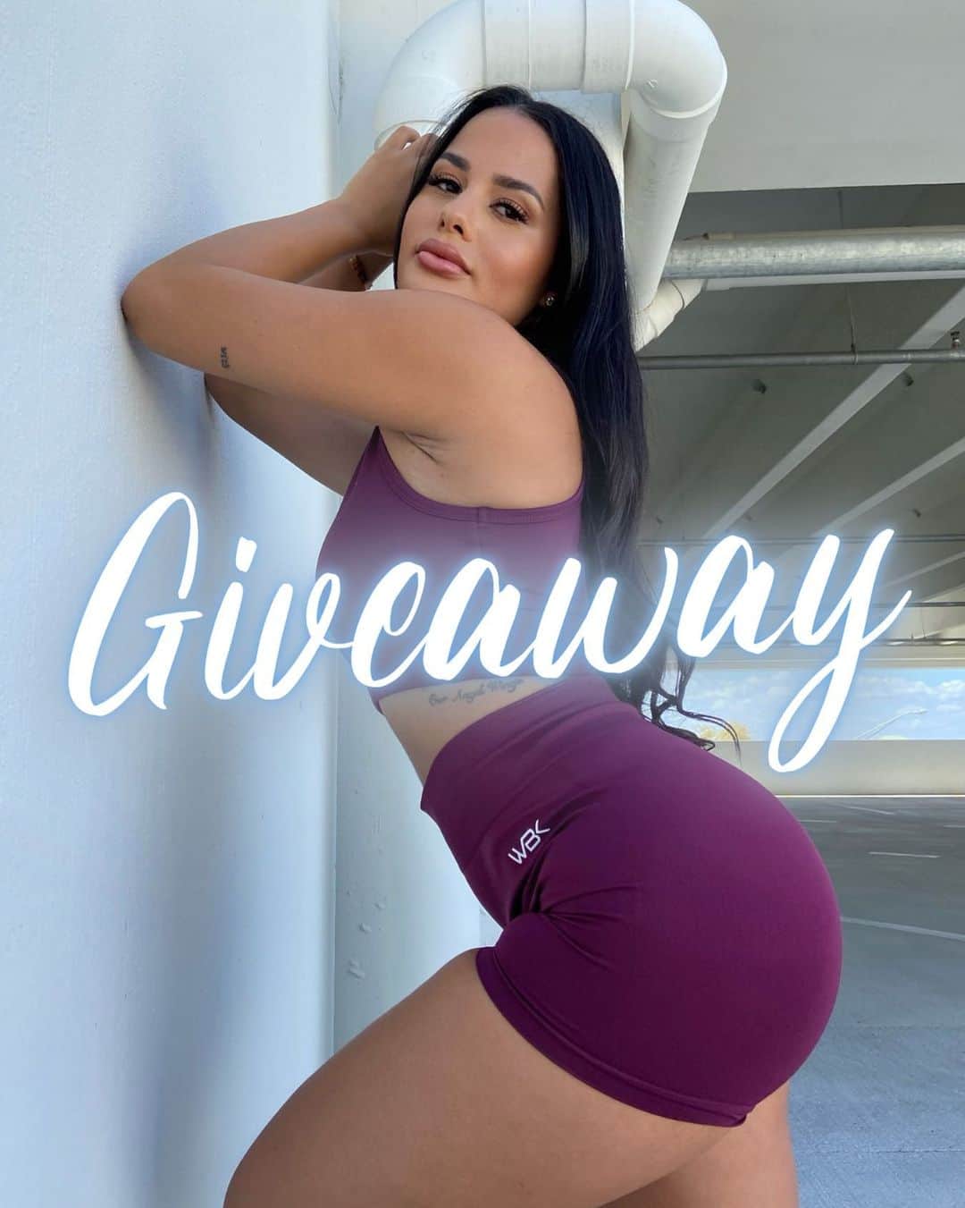 Katya Elise Henryのインスタグラム：「It's officially the first day of our 12D OF FITMAS! To celebrate, we're kicking it off with an exciting lil giveaway 👀 So... grab your BFF and WIN a spot in my 2023 60 DAY Challenge!  All you need to do is: 1️⃣ GUESS the name of our 2023 challenge 😌 hint: it's 2 words! 2️⃣ TAG a BFF below!  Make sure you're following both @katyaelisehenry and @wbkfit! The more friends you tag, the more chances you have to win!  WINNERS ANNOUNCED IN 24 HOURS on @WBKFIT STORY! GOOD LUCK 🖤」