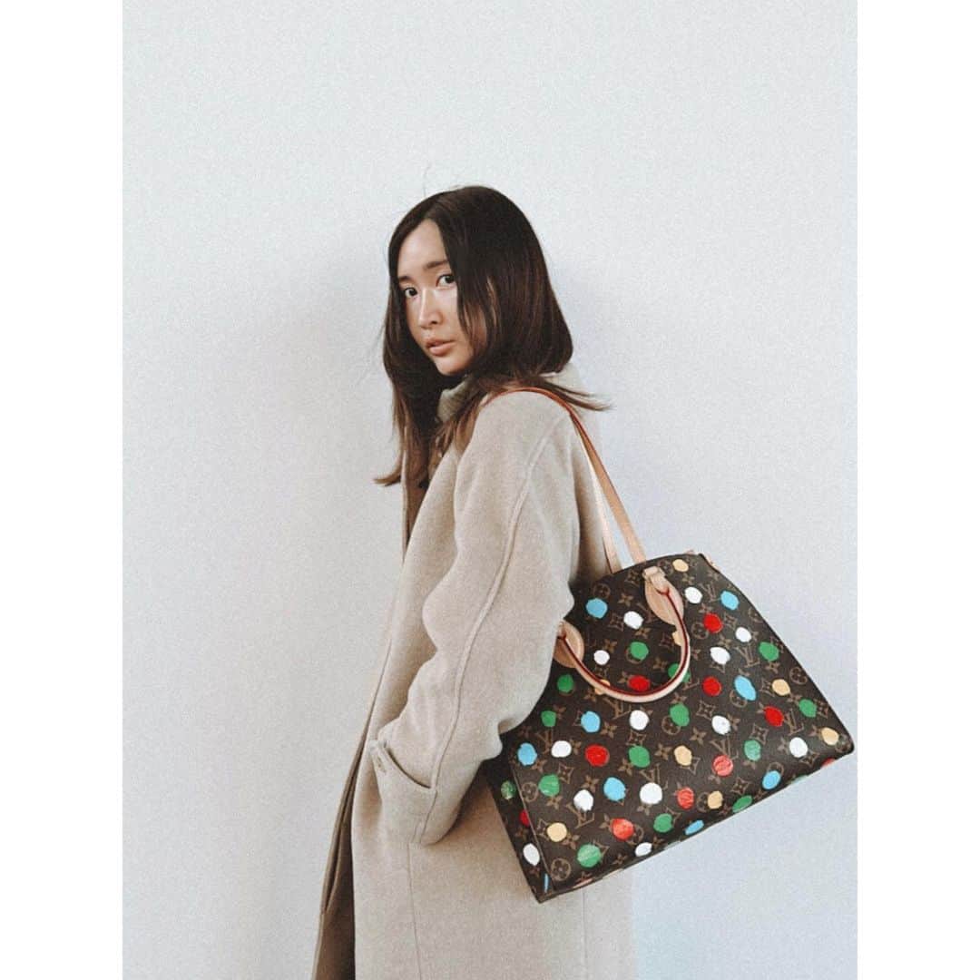 紗栄子さんのインスタグラム写真 - (紗栄子Instagram)「新年仕事始めに選んだ @louisvuitton の草間弥生コラボバッグ