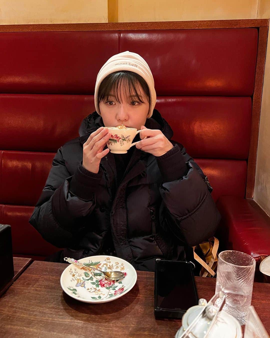 田中瞳のインスタグラム：「. 熱いまま飲みたい食べたい」