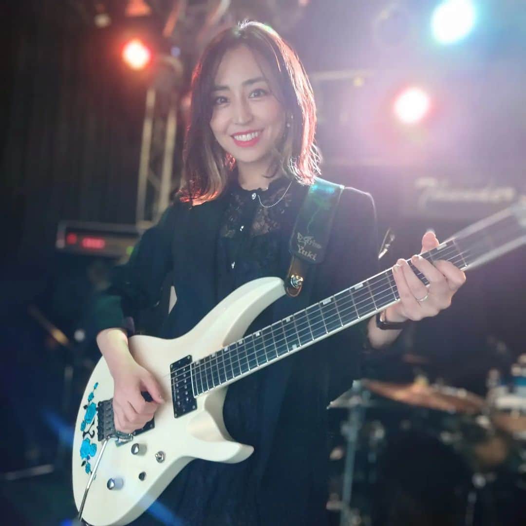 Yukiのインスタグラム：「週末の新宿クロウダディクラブ、厚木サンダースネイクでのライブにご来場ありがとうございました！  Thank you for coming to the gigs in Tokyo and Kanazawa!   #Guitar #esp #horizon3 #guitarist #ギター　#onthestage #beforethegig」