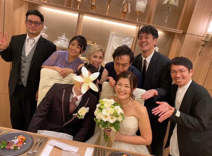 範田紗々のインスタグラム：「ずーっと笑顔😊💕 素敵なお式でした💕 おめでとう💕 お招きありがとう💕 #友人の結婚式」
